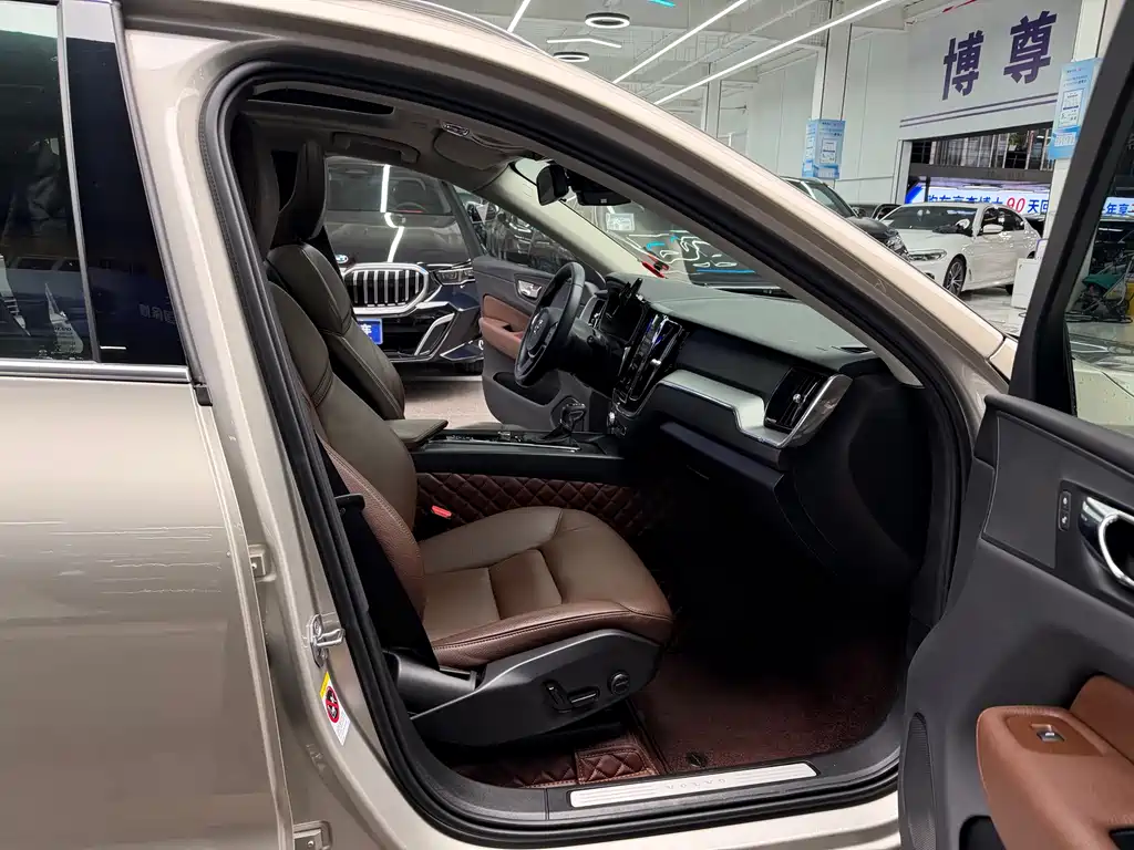 Volvo XC60 2020 T5 four-wheel drive Zhiyi Luxury Edition купить на сайте DeffCars