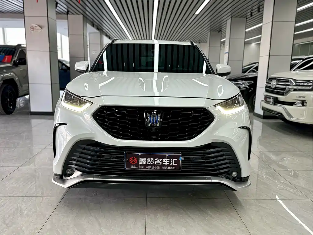 Crown Lufang 2022 2.5L HEV four-wheel drive premium version купить на сайте DeffCars