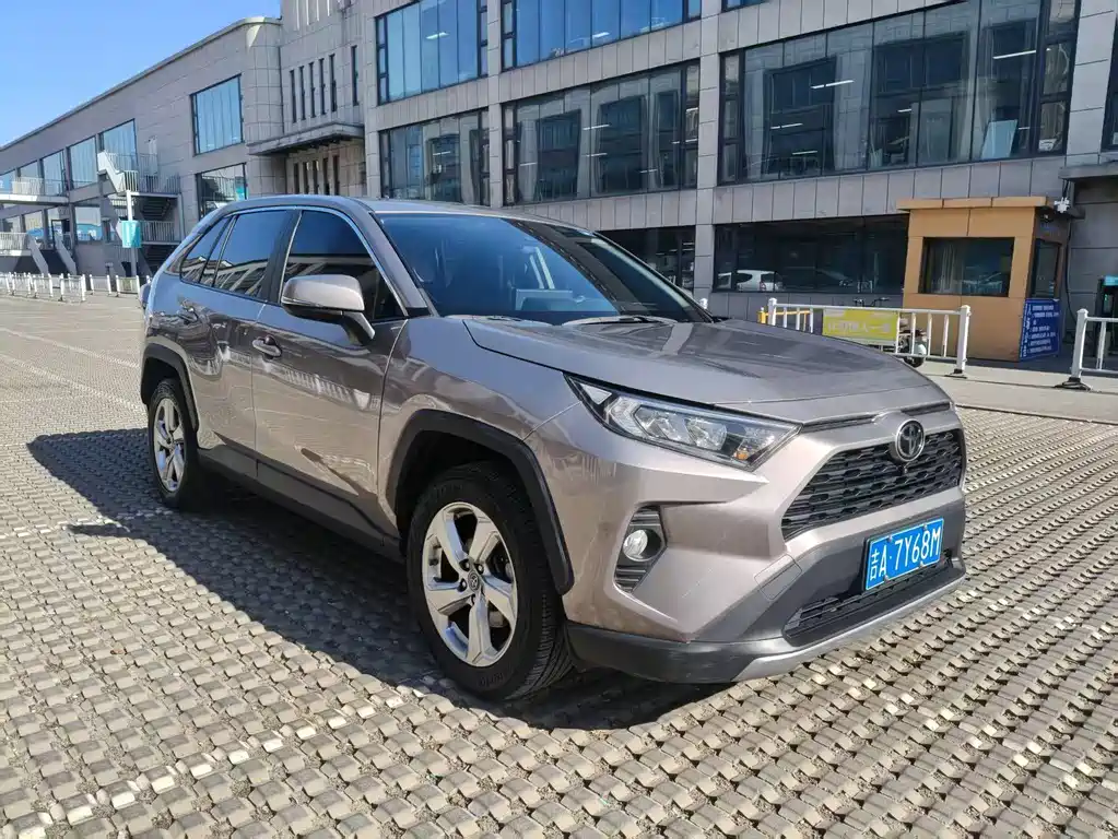 RAV4 Rongfang 2021 2.0L CVT four-wheel drive fashion version купить на сайте DeffCars
