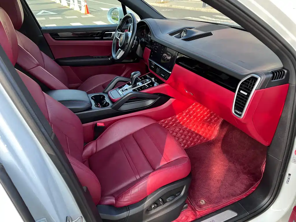 Cayenne New Energy 2022 Cayenne E-Hybrid 2.0T Platinum Edition купить на сайте DeffCars