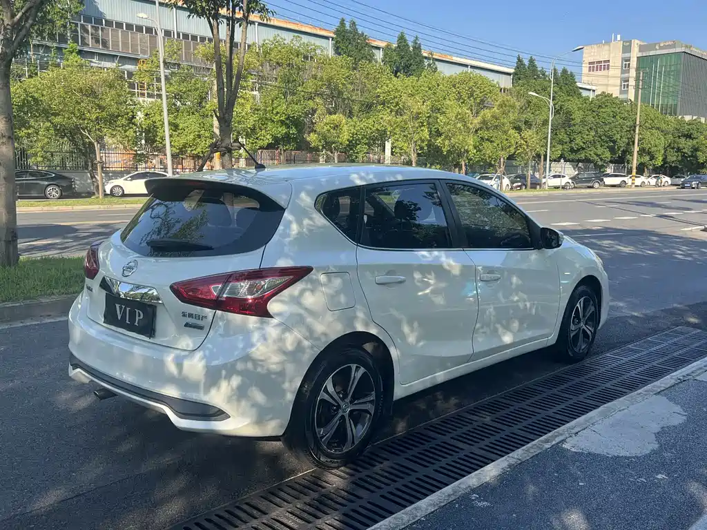 Tiida 2016 1.6L CVT Smart Travel Edition купить на сайте DeffCars