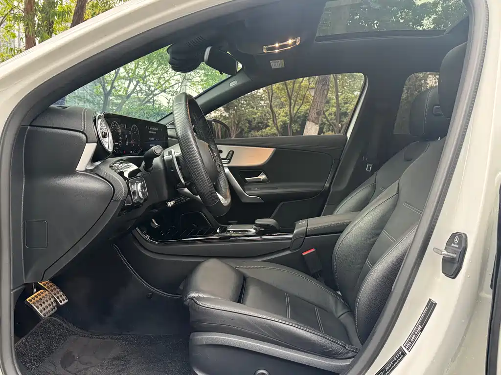 Mercedes-Benz A-Class AMG 2024 AMG A 35 L 4MATIC купить на сайте DeffCars