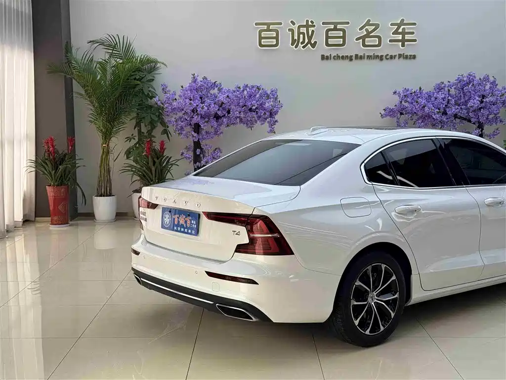 Volvo S60 2021 T4 Zhiyi Luxury Edition купить на сайте DeffCars
