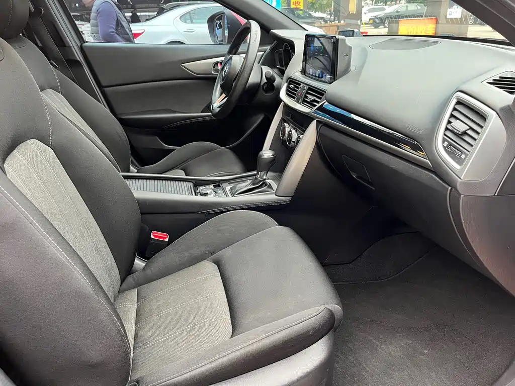 Mazda CX-4 2018 2.0L automatic two-wheel drive Blue Sky Vibrant Edition National V купить на сайте DeffCars