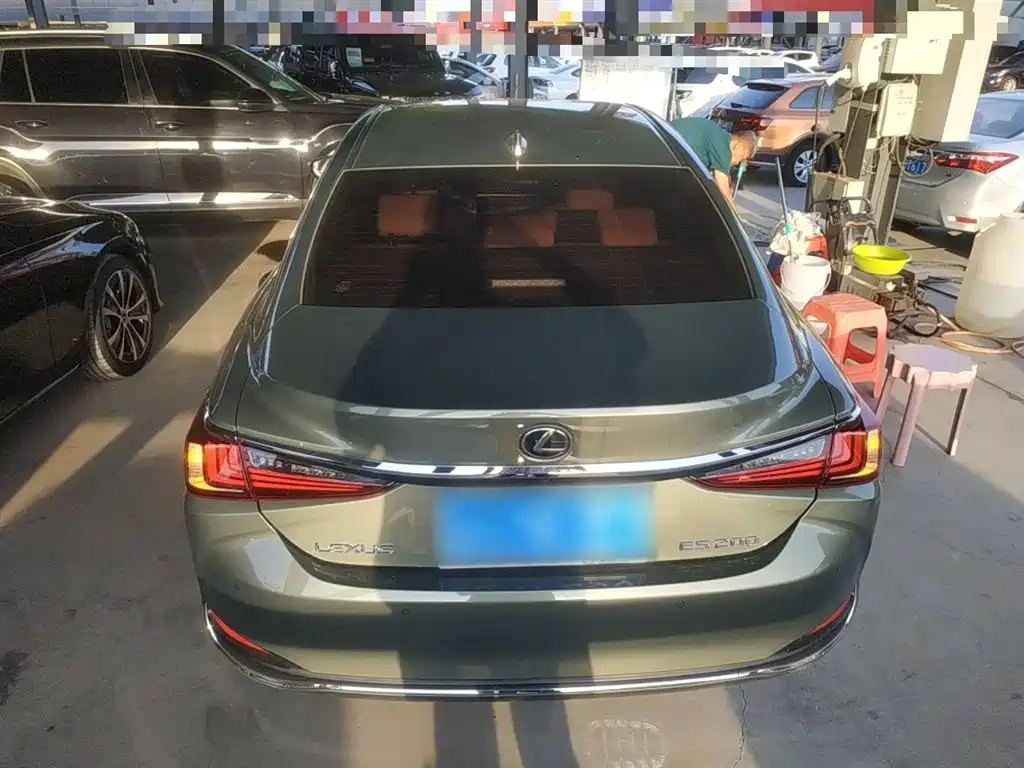 Lexus ES 2020 200 Excellence Edition купить на сайте DeffCars