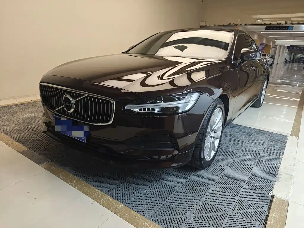Volvo S90 2018 T5 Zhiyuan Edition купить на сайте DeffCars