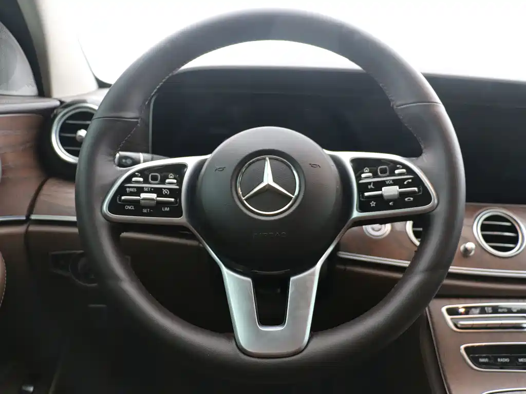 Mercedes-Benz E-Class 2019 E 200 L купить на сайте DeffCars