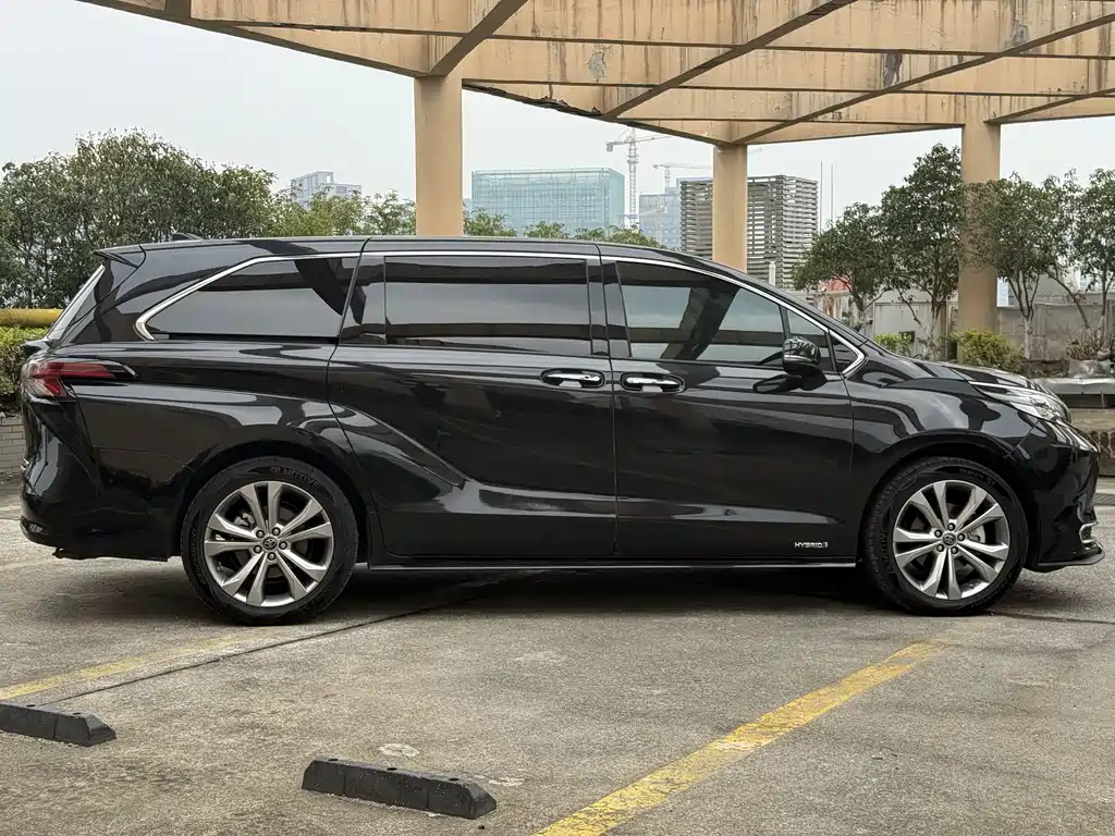 SIENNA 2023 2.5L Hybrid Premium Edition купить на сайте DeffCars