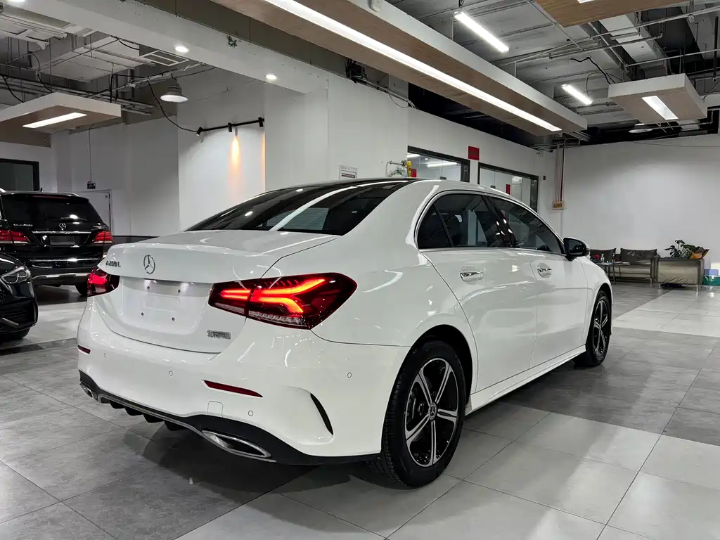 Mercedes-Benz A-Class 2022 Facelift A 200 L Sports Sedan Fashionable купить на сайте DeffCars