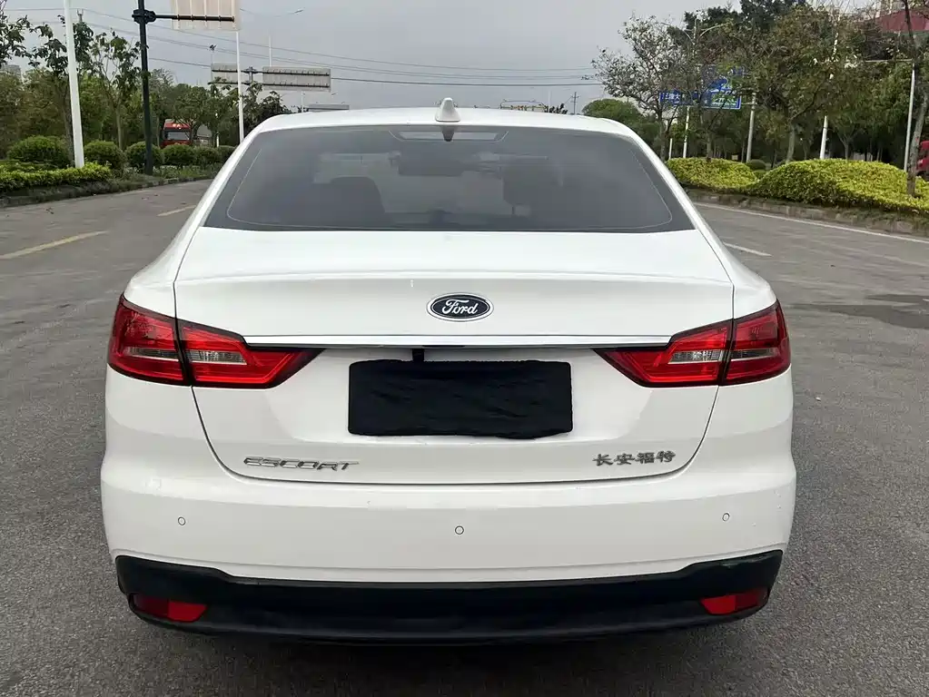 Escort 2019 facelift 1.5L automatic quality model (tire pressure monitoring) National VI купить на сайте DeffCars