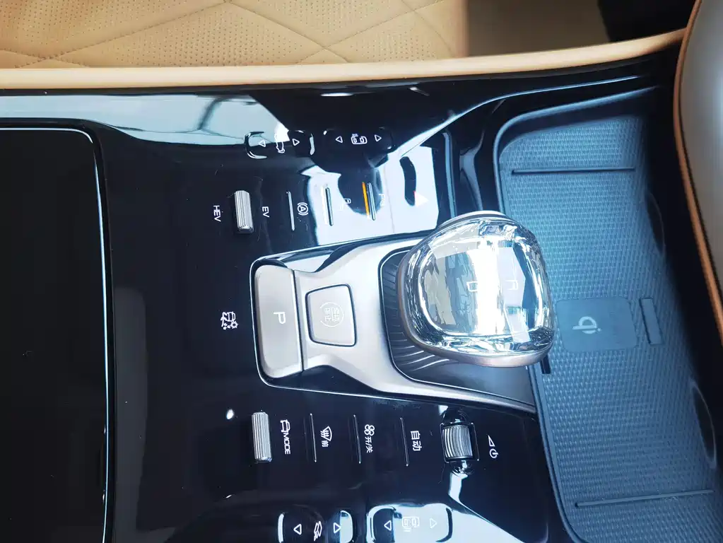 Denza D9 2022 DM-i 970 four-wheel drive flagship model купить на сайте DeffCars