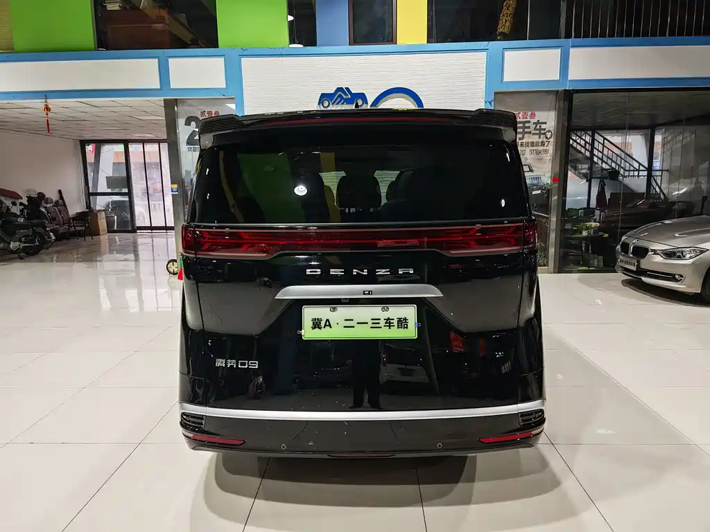 Denza D9 2024 DM-i 980 four-wheel drive premium model купить на сайте DeffCars