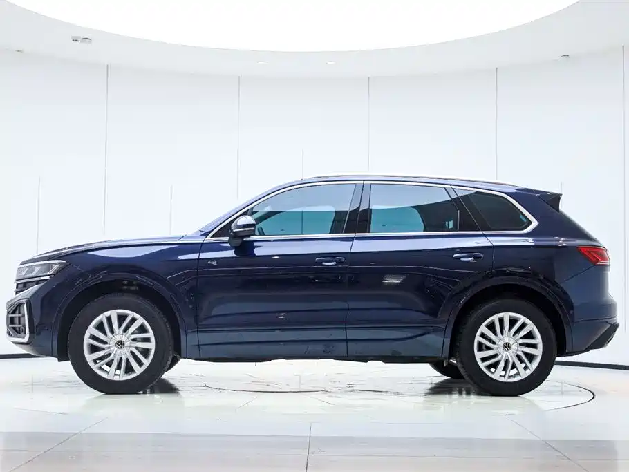 Touareg 2025 2.0TSI Sharp Shadow Edition купить на сайте DeffCars