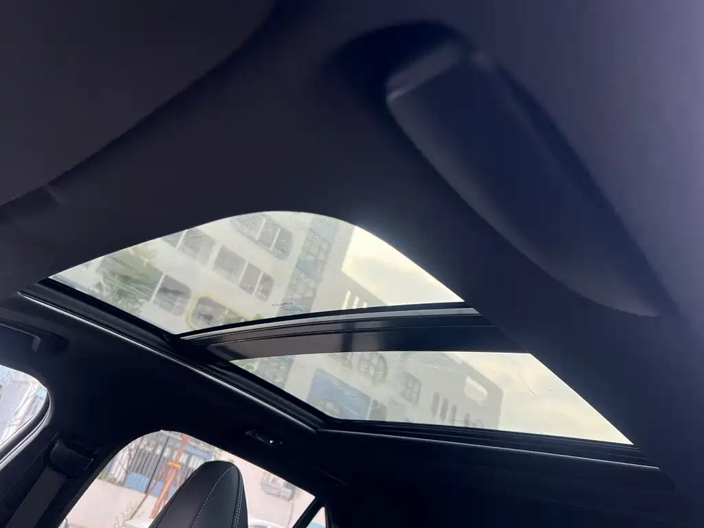 Lynk & Co 03 2022 1.5TD DCT Pro купить на сайте DeffCars