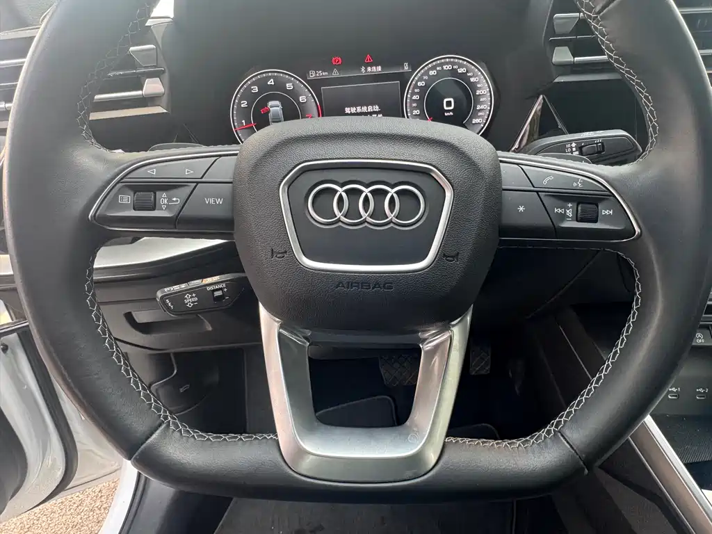 Audi A3 2025 A3L Limousine 35TFSI Flying Spur Exclusive купить на сайте DeffCars