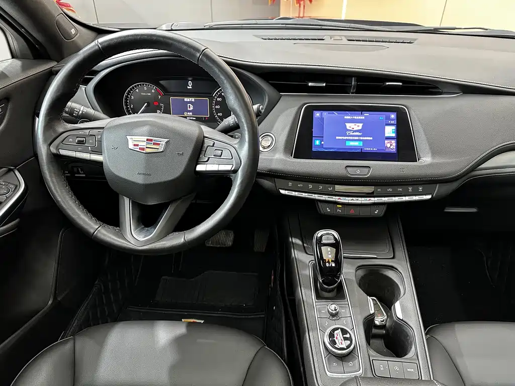 Cadillac XT4 2021 28T two-wheel drive leading model купить на сайте DeffCars