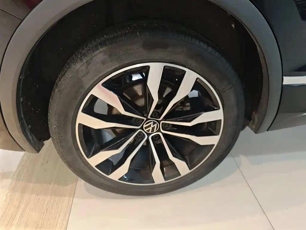 Tiguan L 2021 330TSI automatic two-wheel drive R-Line version купить на сайте DeffCars