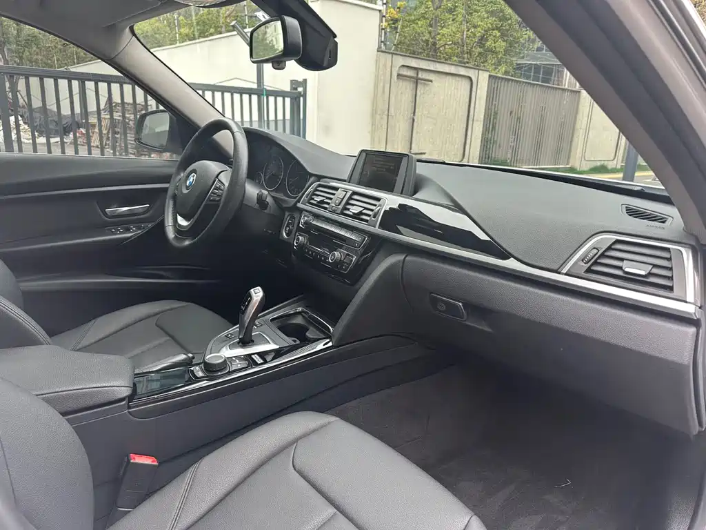 BMW 3 Series 2017 320Li Fashion Model купить на сайте DeffCars