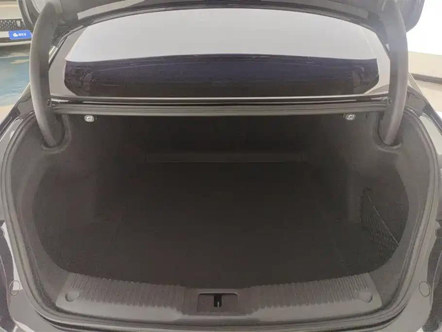 Hongqi H5 2023 2.0T Automatic Zhilianqichang Edition купить на сайте DeffCars