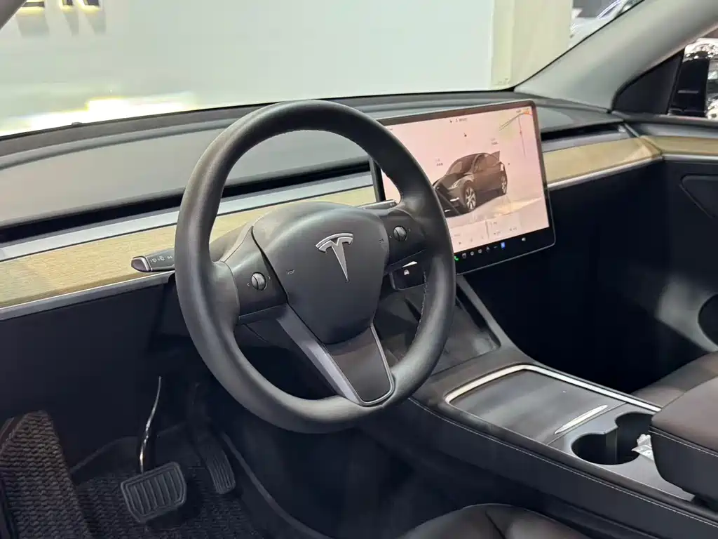 Model Y 2022 facelift rear-wheel drive version купить на сайте DeffCars