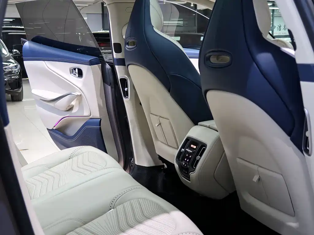 Aston Martin DBX 2020 4.0T V8 1913 first limited edition купить на сайте DeffCars