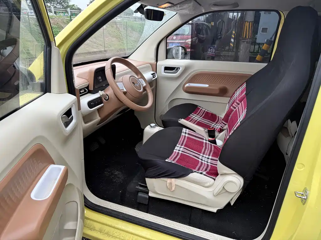 Hongguang MINIEV 2024 third generation 215km youth version купить на сайте DeffCars