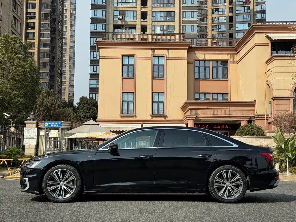 Audi A6L 2024 45 TFSI Premium Dynamic Model купить на сайте DeffCars