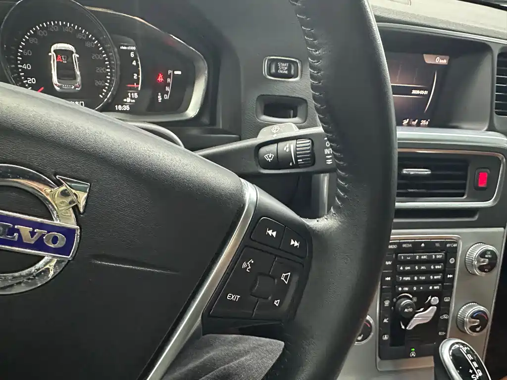 Volvo S60 2017 S60L T5 Smart Edition купить на сайте DeffCars