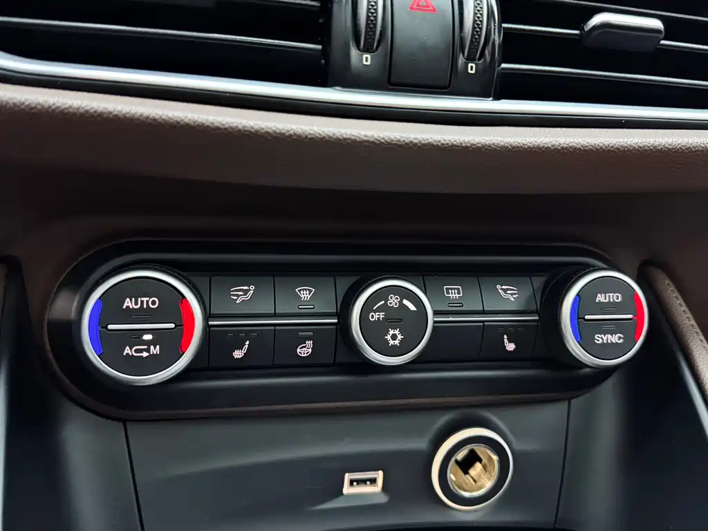 Stelvio 2017 2.0T 200HP Deluxe Edition купить на сайте DeffCars