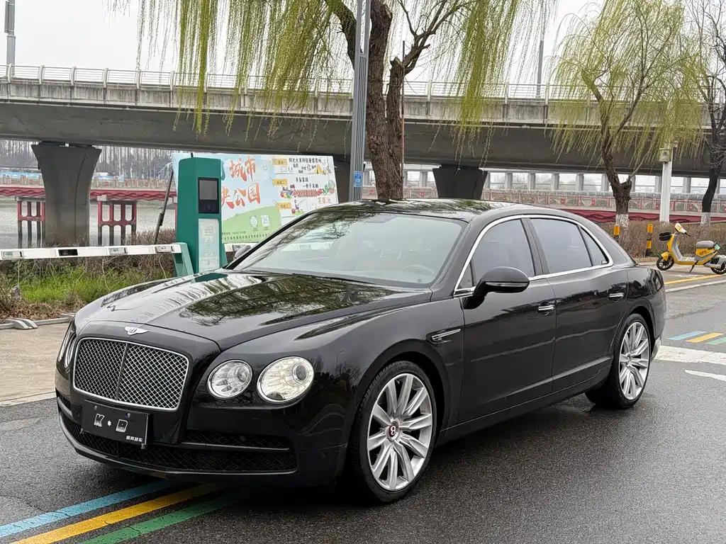 Flying Spur 2017 4.0T V8 Standard Edition купить на сайте DeffCars