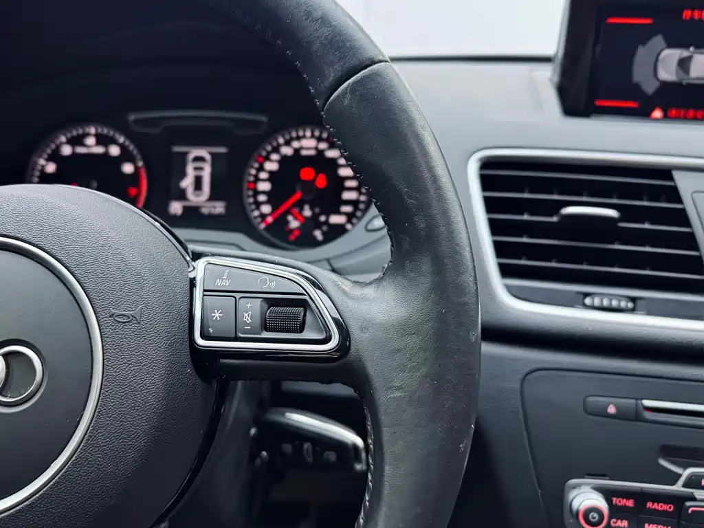 Audi Q3 2018 30th Anniversary Model 30 TFSI Fashion Model купить на сайте DeffCars