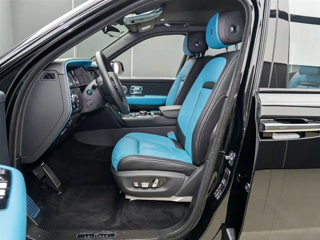 Cullinan 2024 Black Badge купить на сайте DeffCars