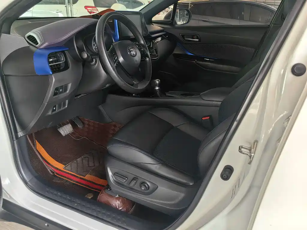 Toyota C-HR 2021 2.0L Luxury Edition купить на сайте DeffCars