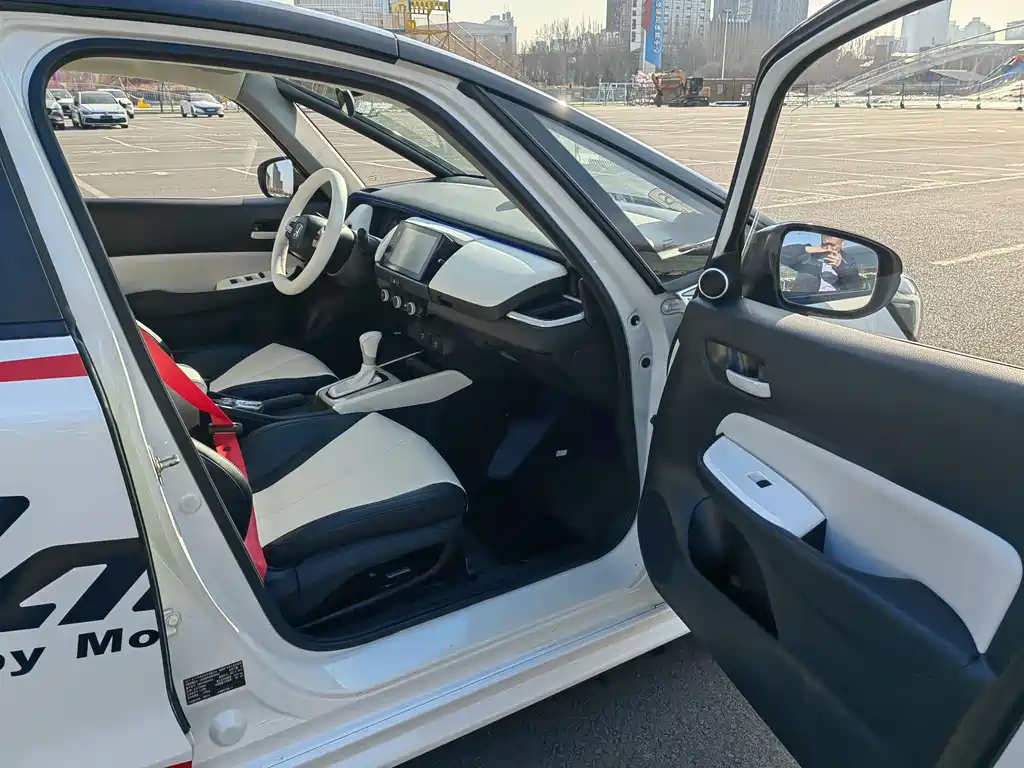 Fit 2021 1.5L CVT Fashion Edition купить на сайте DeffCars