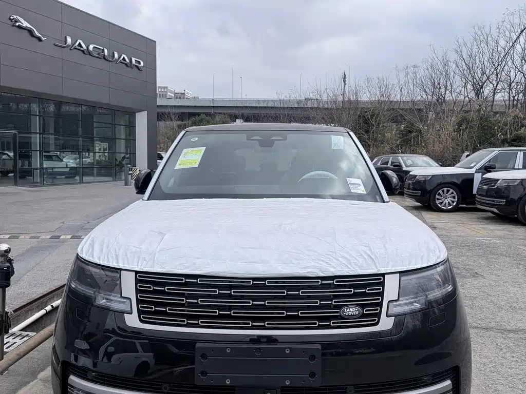Range Rover 2026 3.0 L6 400PS SE long axis version купить на сайте DeffCars