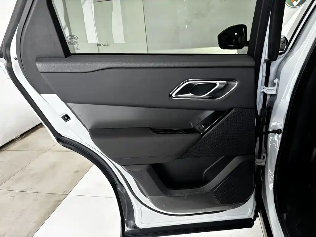 Range Rover Velar 2024 Dynamic SE купить на сайте DeffCars