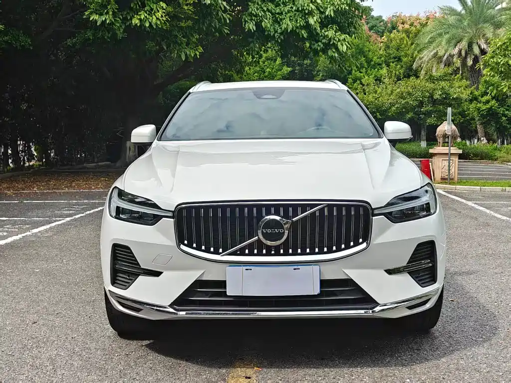 Volvo XC60 2025 B5 four-wheel drive Zhiyuan luxury version купить на сайте DeffCars