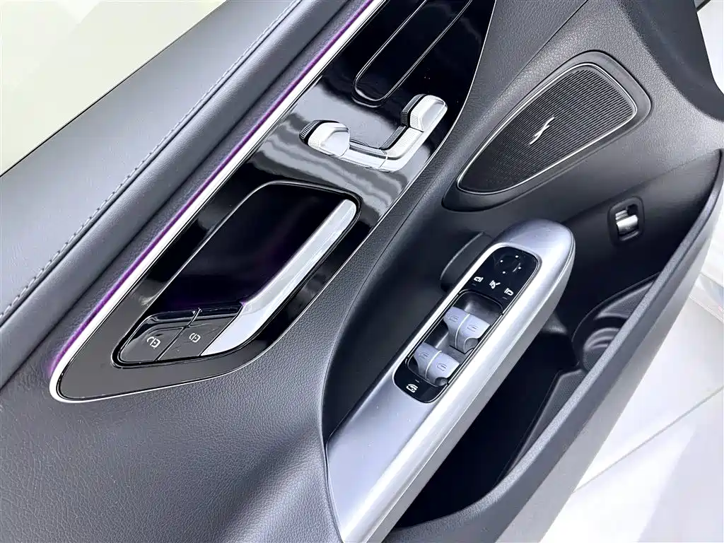 Mercedes-Benz C-Class 2023 facelift C 200 L sports version купить на сайте DeffCars