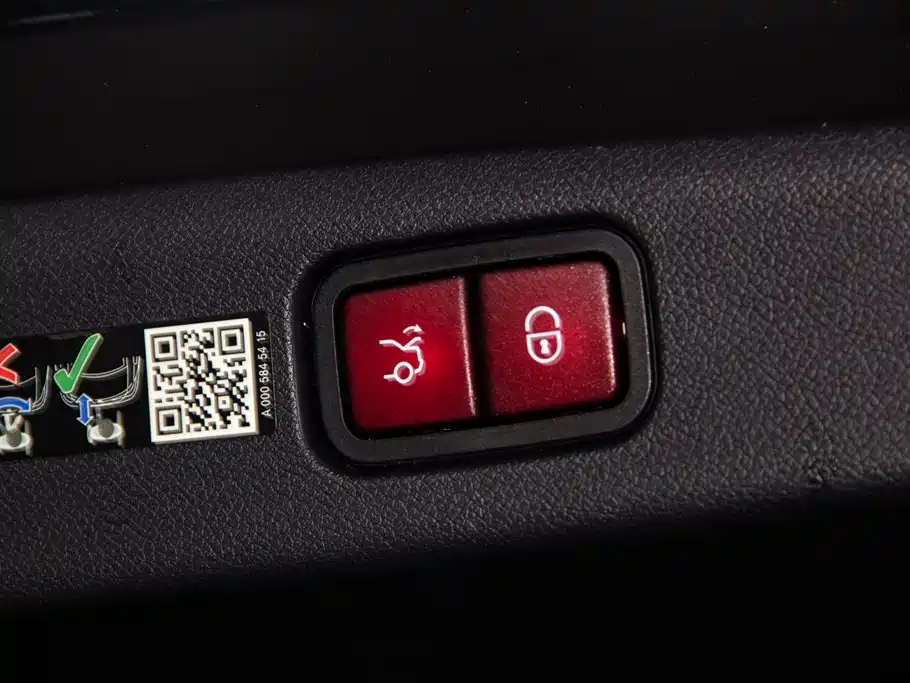 Mercedes-Benz E-Class 2025 facelift E 300 L luxury model купить на сайте DeffCars