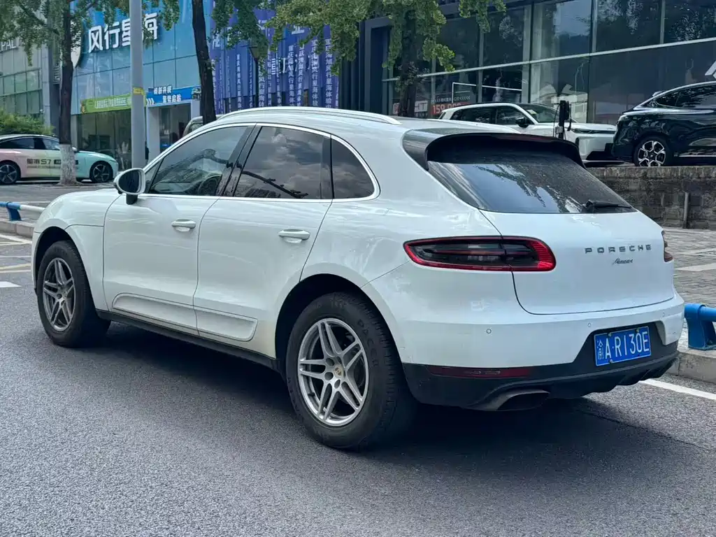 Macan 2014 Macan 2.0T купить на сайте DeffCars