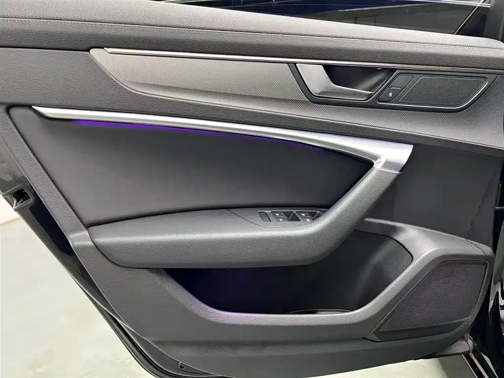 Audi A6L New Energy 2020 55 TFSI e quattro купить на сайте DeffCars