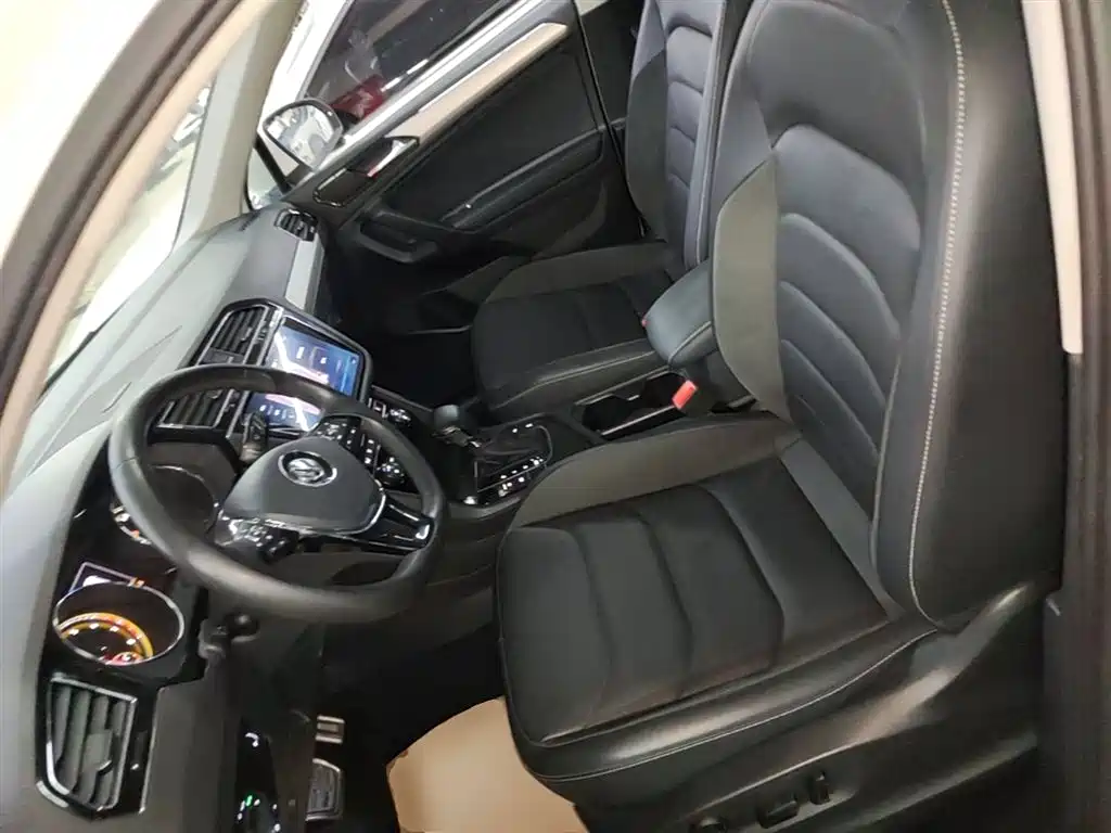 Tiguan L 2019 facelift 330TSI automatic two-wheel drive smart luxury version National VI купить на сайте DeffCars