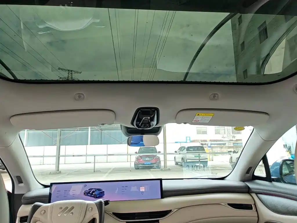 Zhiji LS6 2025 Smart Lizard Driving Edition купить на сайте DeffCars