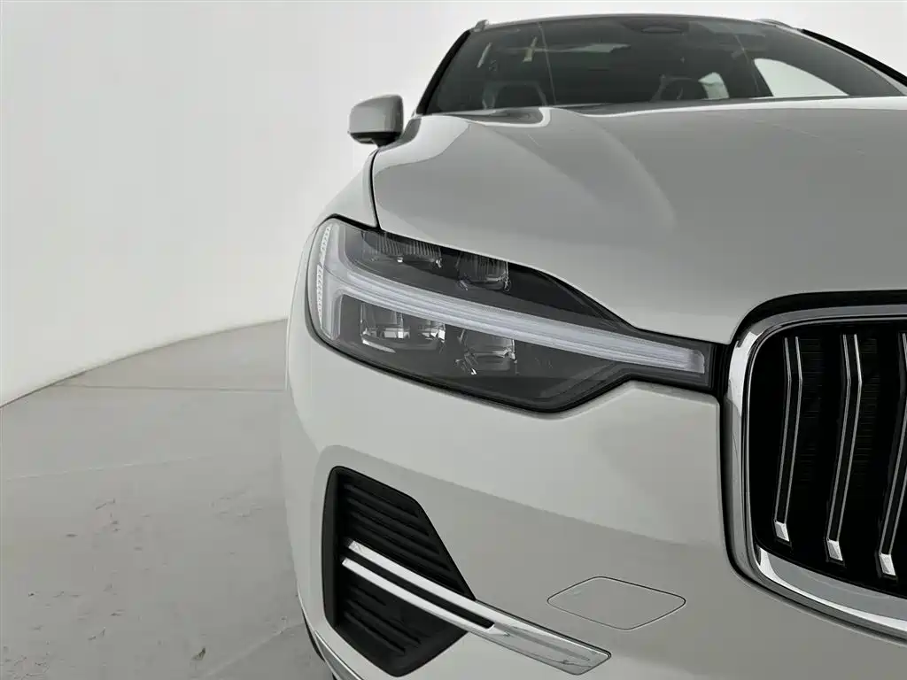 Volvo XC60 2024 B5 four-wheel drive Zhiyi Luxury Edition купить на сайте DeffCars