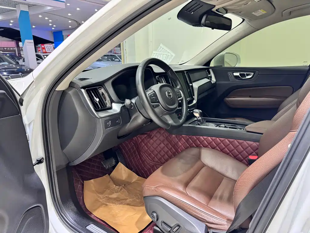 Volvo XC60 2019 T5 Four-wheel Drive Smart Edition National V купить на сайте DeffCars