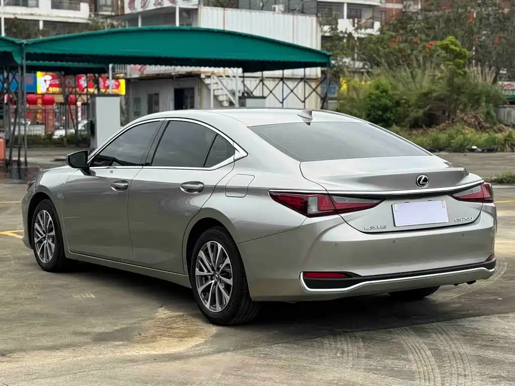 Lexus ES 2023 200 Excellence Edition купить на сайте DeffCars