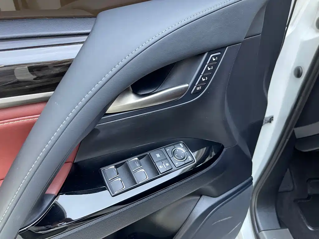 Lexus LX 2019 570 Premium Luxury Edition купить на сайте DeffCars