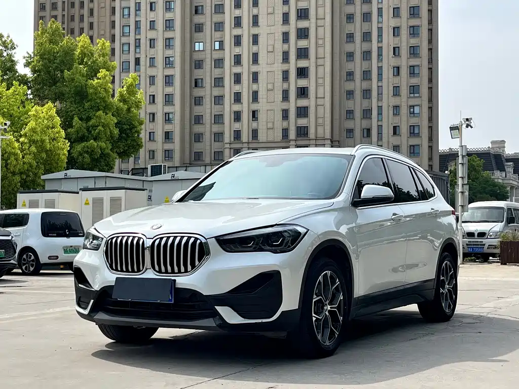 BMW X1 2020 sDrive25Li Leading Model купить на сайте DeffCars