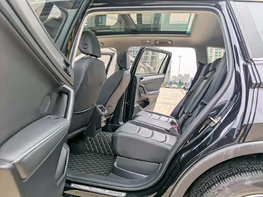 Tiguan L 2020 330TSI automatic two-wheel drive panoramic comfort version National VI купить на сайте DeffCars