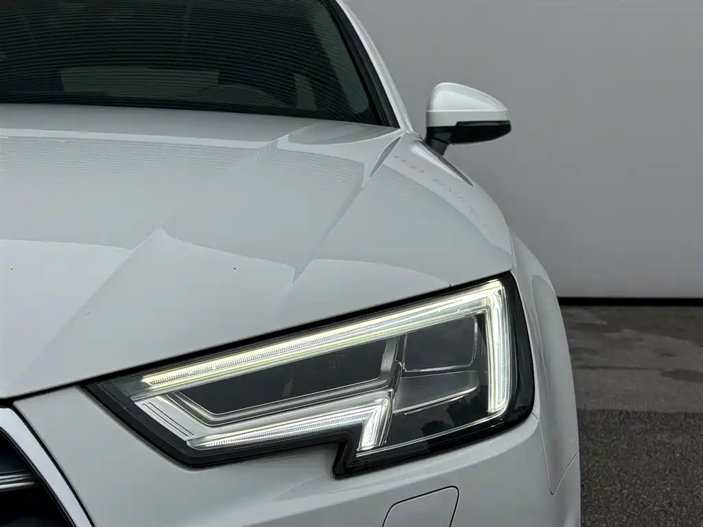 Audi A4L 2019 40 TFSI Fashion Type National V купить на сайте DeffCars